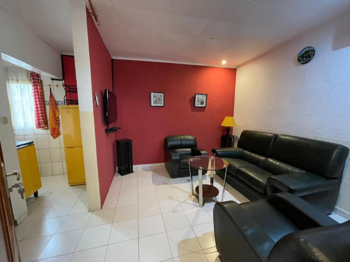 Homestay Studio Yaoundé Exteriör bild